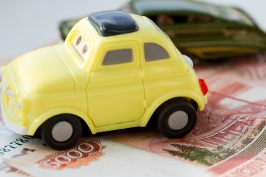 Oyuncak araba beş bin Rublesi banknot üzerinde