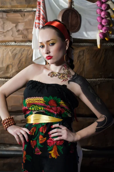 전통적인 러시아 스타일에 여자 — 스톡 사진