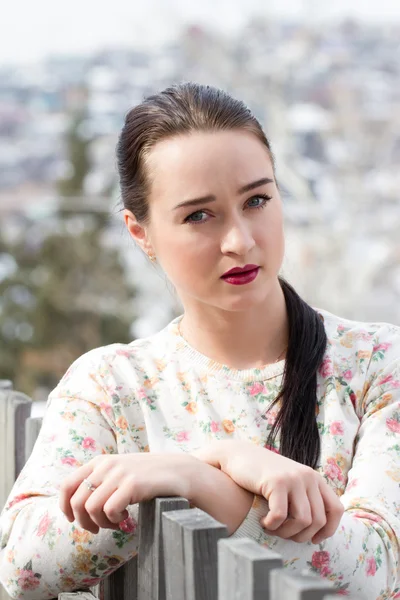 Portrait of young girl — Stock Photo, Image