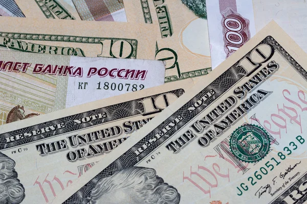 Dinero ruso y americano — Foto de Stock