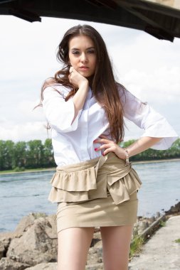 İş kadını Köprüsü arka plan üzerinde