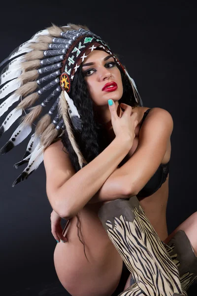 Caucasian woman in an Indian headdress — Stock Photo, Image