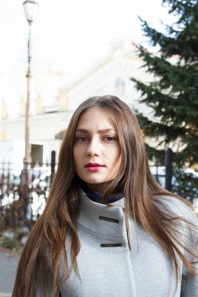 Young girl in the ancient town — Stock Photo, Image