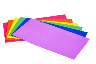 Beyaz arka plan üzerinde izole renkli zarf