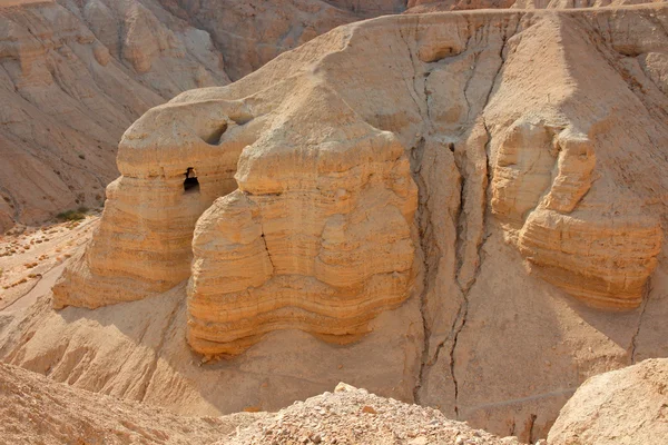 Grottes de Qumran - désert de Judée — Photo