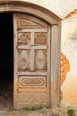 antika ahşap kapı
