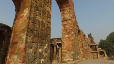 Qutb Minar karmaşık - Indi, kemer