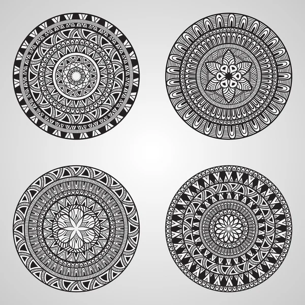 Handritad Doodle Mandalas — Stock vektor