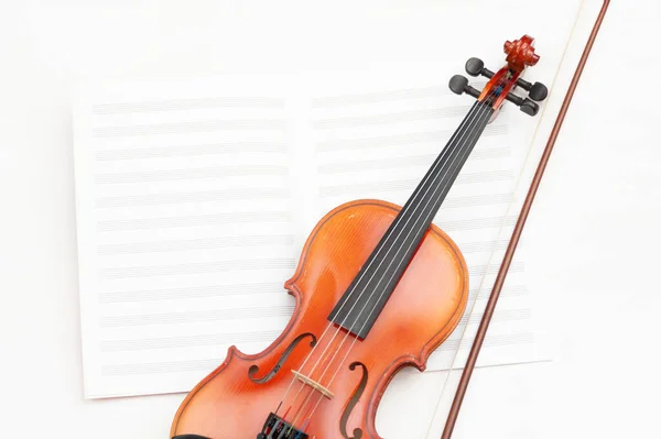 Violin Bow Notes Lies White Wooden Table Musical Concept — Stock Photo, Image