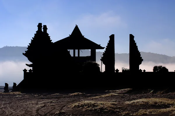 Oude tempel Bromo vulkaan in Indonesië — Stockfoto