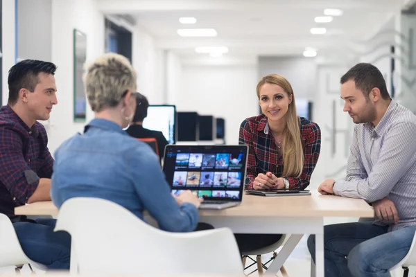 Startup Business Team Meeting Modern Bright Office Interior Brainstorming Εργασία — Φωτογραφία Αρχείου