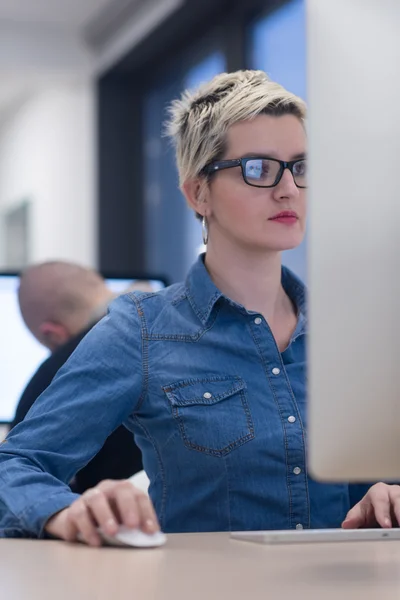 Startup business, woman  working on desktop computer — Stock Photo, Image