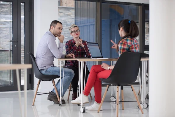 Equipe de negócios de inicialização na reunião — Fotografia de Stock