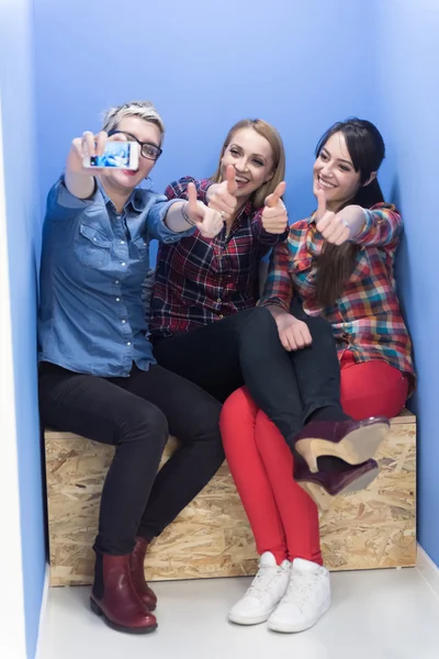 Groupe Jeunes Gens Affaires Amuser Détendre Travailler Dans Espace Salle — Photo