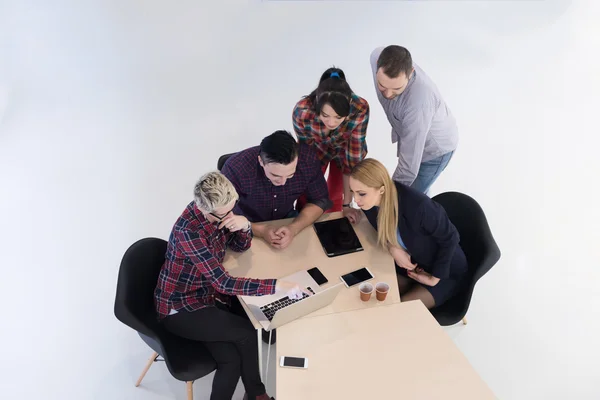 Blick Von Oben Auf Multiethnische Start Unternehmergruppe Auf Brainstorming Treffen — Stockfoto