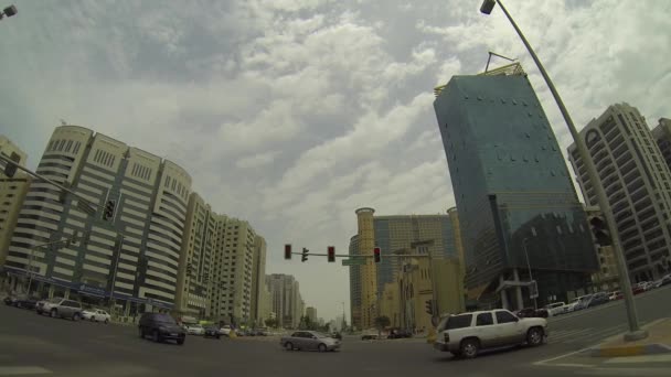 Dubai, moderno urbano movimentado rua da cidade — Vídeo de Stock