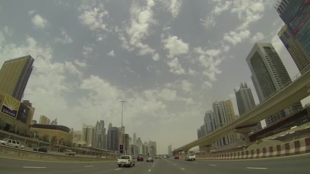 Dubai stad straatmening van auto — Stockvideo