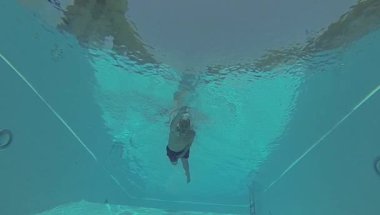 genç adam rahatlatıcı