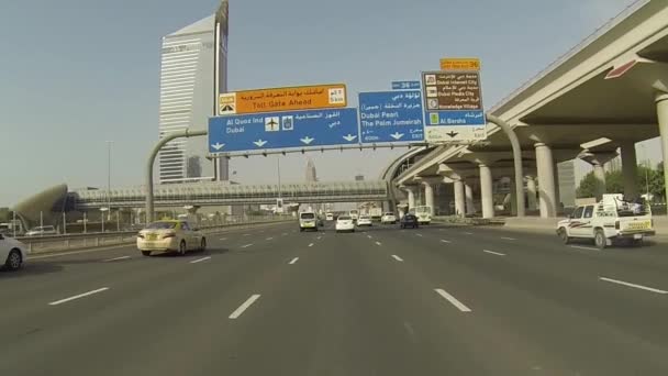 Dubai city Gatuvy från bil på natten — Stockvideo