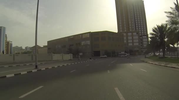 Dubai city Gatuvy från bil — Stockvideo