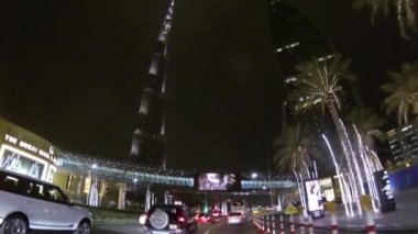Dubai şehir cadde görünümü araba