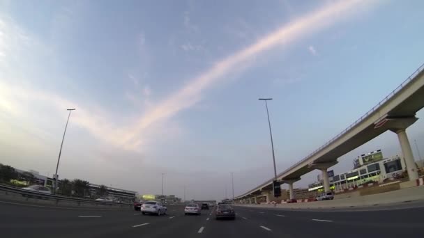 Dubai cidade rua vista de carro — Vídeo de Stock