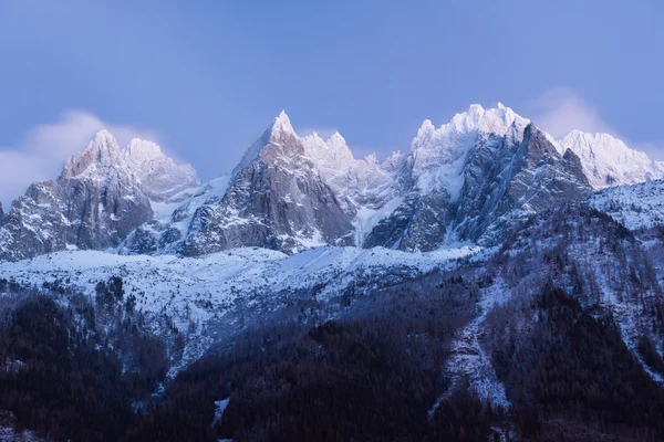 Escena nocturna de paisaje de montaña — Foto de Stock