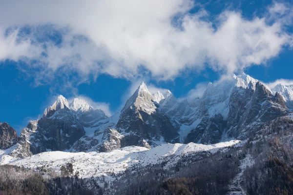 Alpes franceses paisagem de montanha — Fotografia de Stock