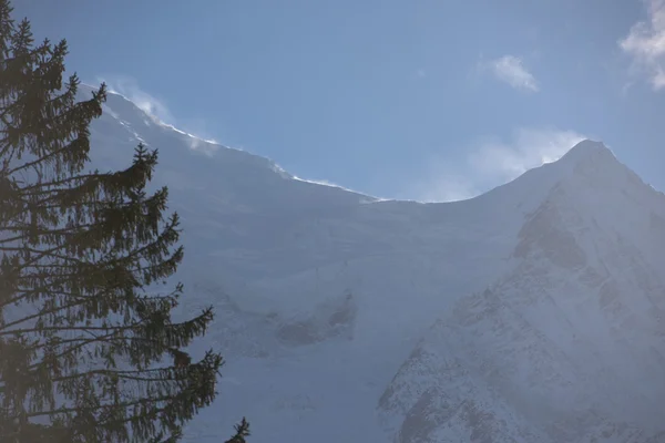 フランスアルプスの山の風景 — ストック写真