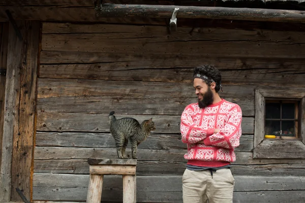 Retrato de hombre y gato —  Fotos de Stock