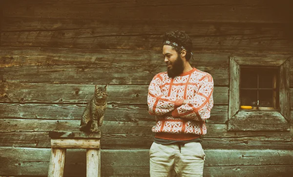 Retrato de homem e gato — Fotografia de Stock