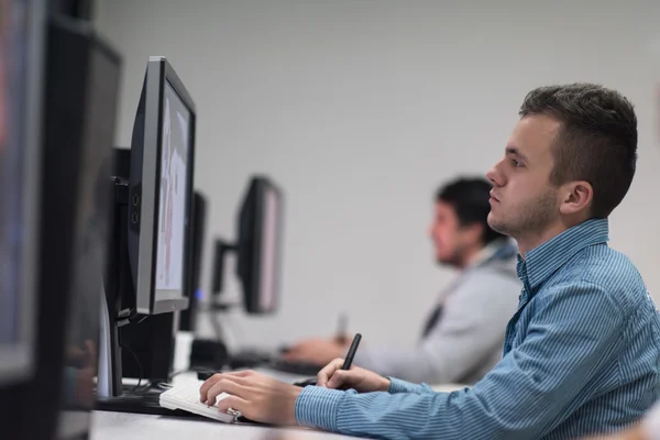 Editores de fotos en el trabajo —  Fotos de Stock