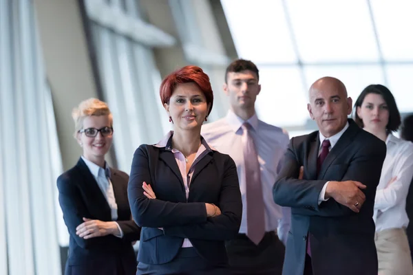 Diverso grupo de empresarios en la oficina —  Fotos de Stock