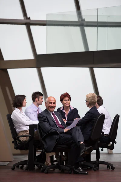 Grupo de empresarios en la reunión — Foto de Stock