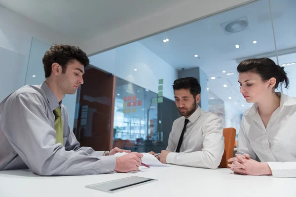 Young couple signing contract documents on partners back — Stock Photo, Image