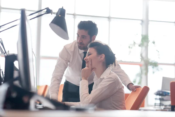 Business couple working together on project — Stock Photo, Image