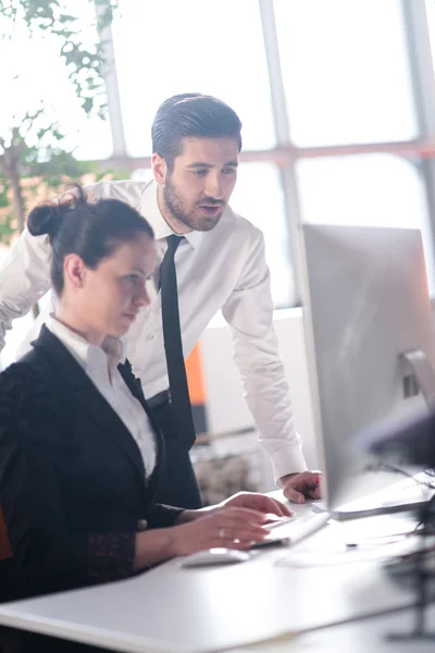 Business couple working together on project — Stock Photo, Image