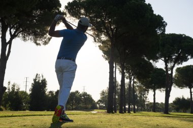 golf oyuncu atış isabet