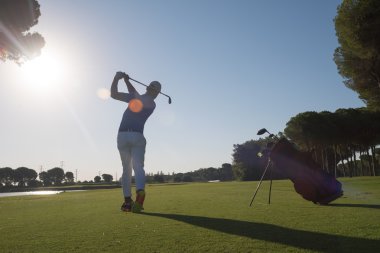 golf oyuncu atış isabet