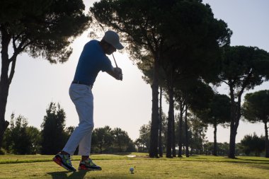 golf oyuncu atış isabet