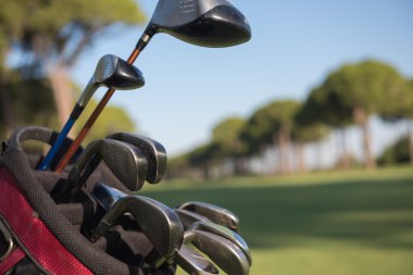 golf çantası rotasında kapatın