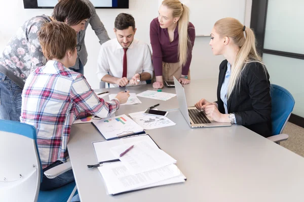 Young business people group on meeting at modern office — Stock Photo, Image