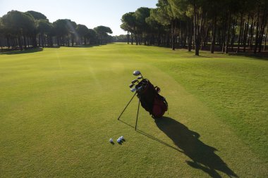 Golf çantası ders üzerinde