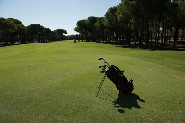 Golfový Bag Kurzu Klubem Míč Dopředu Krásný Východ Slunce — Stock fotografie