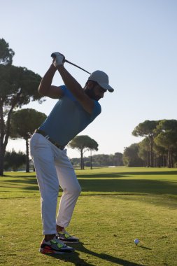 golf oyuncu atış isabet