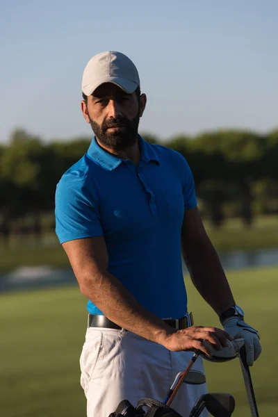 Golfozó portré golfpályán — Stock Fotó