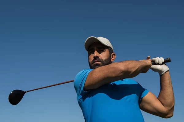 Jugador de golf golpear tiro — Foto de Stock