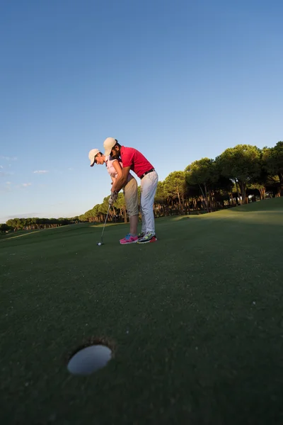 Um homem instruções de golfe — Fotografia de Stock