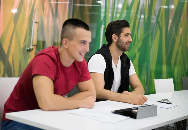 Studenti gruppo di studio — Foto Stock