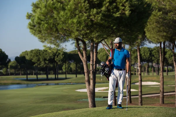 Portrait de joueur de golf au cours — Photo